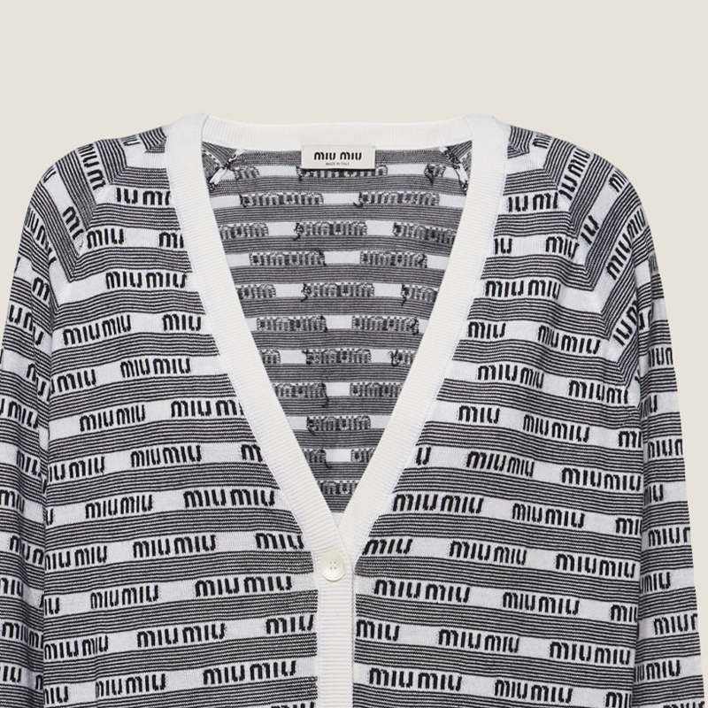Details for (W) MIU MIU SS23 Kardigan Hitam Leher V Cetakan Huruf Rajut. MMF720-12ZI-F0964-S-231