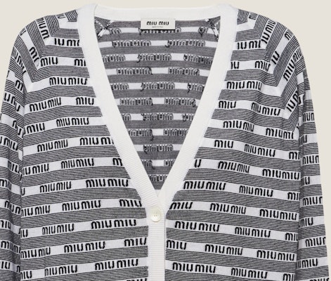(W) MIU MIU SS23 Kardigan Hitam Leher V Cetakan Huruf Rajut. MMF720-12ZI-F0964-S-231 Details for (W) MIU MIU SS23 Kardigan Hitam Leher V Cetakan Huruf Rajut. MMF720-12ZI-F0964-S-231