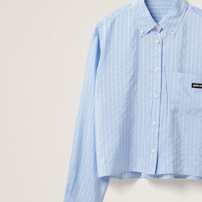 (W) MIU MIU SS23 Baju Kasual Lengan Panjang Biru Berjalur. MK1784-1WVJ-F0X24-S-232 Sizing (W) MIU MIU SS23 Baju Kasual Lengan Panjang Biru Berjalur. MK1784-1WVJ-F0X24-S-232