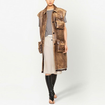 (W) MIU MIU SS23 灰色短袖T恤附標誌貼片。 MJN471-121U-F0112 Lookbook (W) MIU MIU SS23 灰色短袖T恤附標誌貼片。 MJN471-121U-F0112