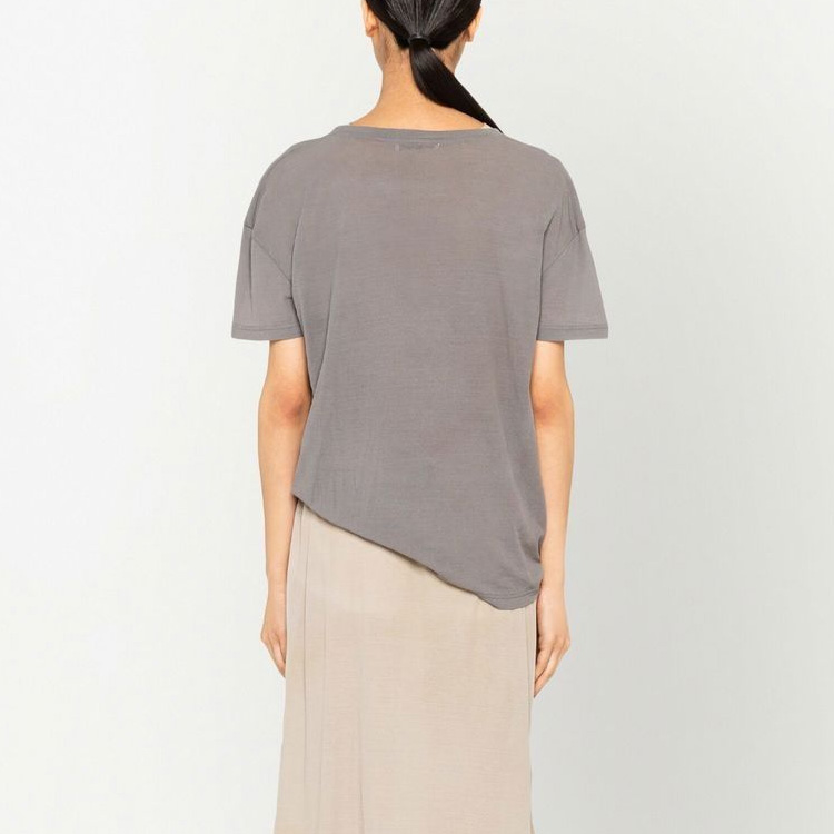 Shop (W) MIU MIU SS23 灰色短袖T恤附標誌貼片。 MJN471-121U-F0112