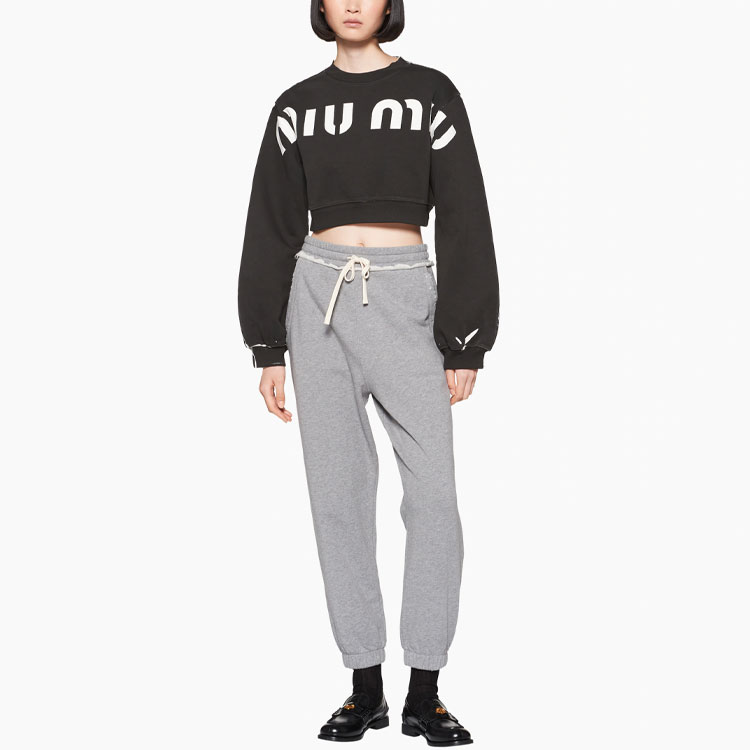 Lookbook (W) MIU MIU SS23 Logo Print Crewneck Pullover Sweatshirt Hitam. MJL925-12Y1-F0002