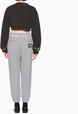 (W) MIU MIU SS23 Logo Print Crewneck Pullover Sweatshirt Hitam. MJL925-12Y1-F0002 Shop (W) MIU MIU SS23 Logo Print Crewneck Pullover Sweatshirt Hitam. MJL925-12Y1-F0002