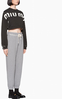 (W) MIU MIU SS23 Logo Print Crewneck Pullover Sweatshirt Hitam. MJL925-12Y1-F0002 Purchase (W) MIU MIU SS23 Logo Print Crewneck Pullover Sweatshirt Hitam. MJL925-12Y1-F0002