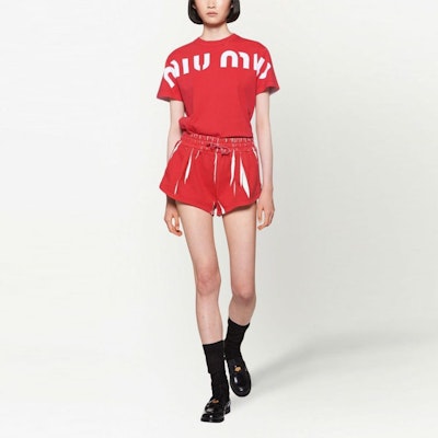 (Women) MIU MIU SS23 Red Logo Printed Casual Shorts. MJP293-12Y1-F0011 Lookbook (Women) MIU MIU SS23 Red Logo Printed Casual Shorts. MJP293-12Y1-F0011