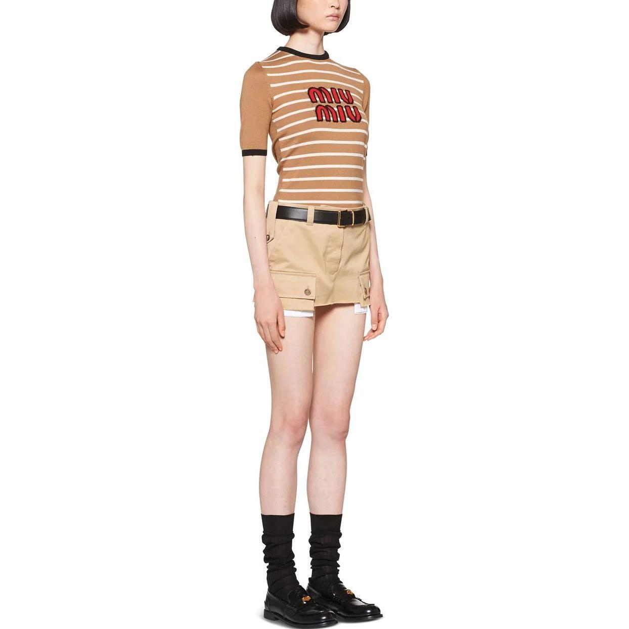 Shop (W) MIU MIU SS23 ストライプ刺繍ニットプルオーバーTシャツ キャメルブラウン MML744-12KC-F0040