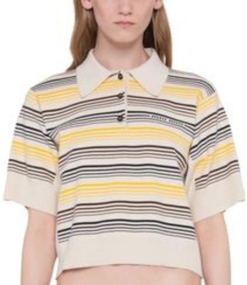(W) MIU MIU SS23 Kemeja Polo Jalur Rajut Berhuruf Pelbagai Warna. MML796-1VIN-F0304-S-232 Lookbook (W) MIU MIU SS23 Kemeja Polo Jalur Rajut Berhuruf Pelbagai Warna. MML796-1VIN-F0304-S-232