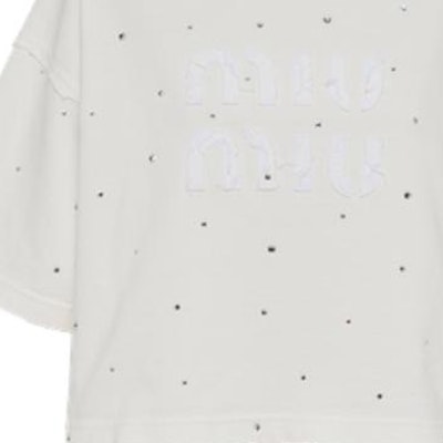 (W) MIU MIU SS23 白色水晶鑲嵌徽标刺绣T恤。 MJN440-12MG-F0009-S-231 Sizing (W) MIU MIU SS23 白色水晶鑲嵌徽标刺绣T恤。 MJN440-12MG-F0009-S-231