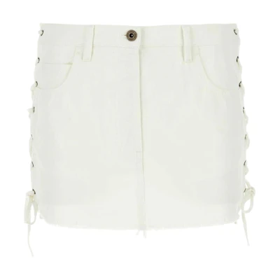 (Women) MIU MIU SS23 White Low-Waist Tie-Up Denim Mini Skirt. GWD284-4YE-F0009