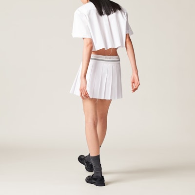 (W) MIU MIU SS23 Baju Putih Lengan Pendek dengan Logo Colorblock Sulaman. MK1761-10RG-F0009-S-232 Shop (W) MIU MIU SS23 Baju Putih Lengan Pendek dengan Logo Colorblock Sulaman. MK1761-10RG-F0009-S-232