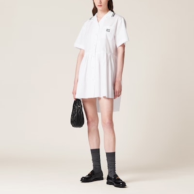(W) Vestido Casual Blanco a Rayas con Logo Estampado MIU MIU SS23 Manga Corta. MF4981-10RG-F0009-S-232 Purchase (W) Vestido Casual Blanco a Rayas con Logo Estampado MIU MIU SS23 Manga Corta. MF4981-10RG-F0009-S-232