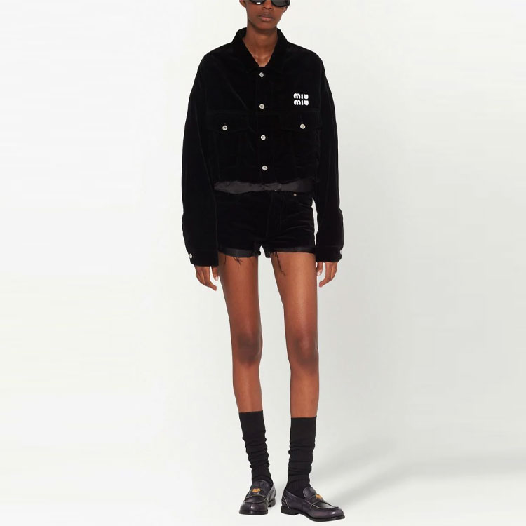 Lookbook (W) MIU MIU SS23 Shorts de Mujer Negros de Tiro Alto y Corte Recto MP1624-1Z36-F0002