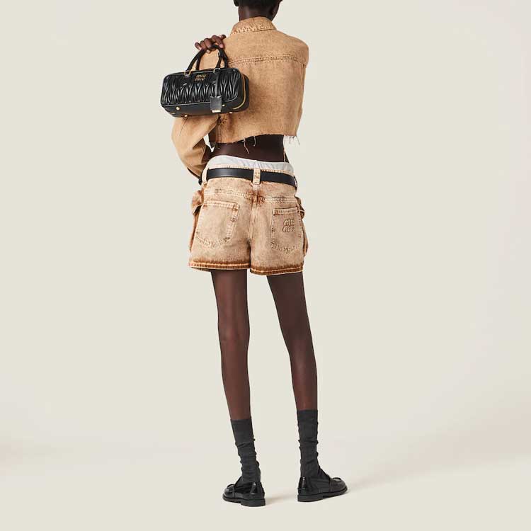 Shop (W) MIU MIU SS23 Shorts de Denim Marmolado Beige Mujer con Logo Bordado GWP466-121H-F0046-S-231