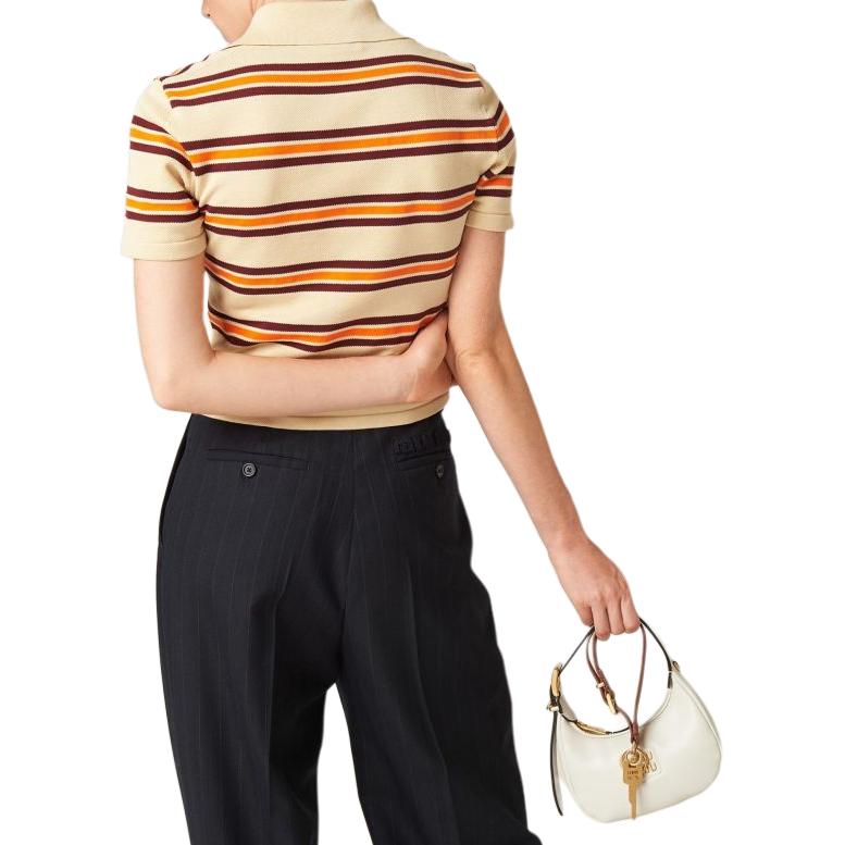 Shop (W) MIU MIU SS24 Baju Polo Lengan Pendek Beige Berjalur Logo. MML880-14AX-F0061-S-OOO