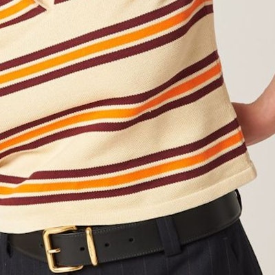 (W) MIU MIU SS24 Baju Polo Lengan Pendek Beige Berjalur Logo. MML880-14AX-F0061-S-OOO Sizing (W) MIU MIU SS24 Baju Polo Lengan Pendek Beige Berjalur Logo. MML880-14AX-F0061-S-OOO