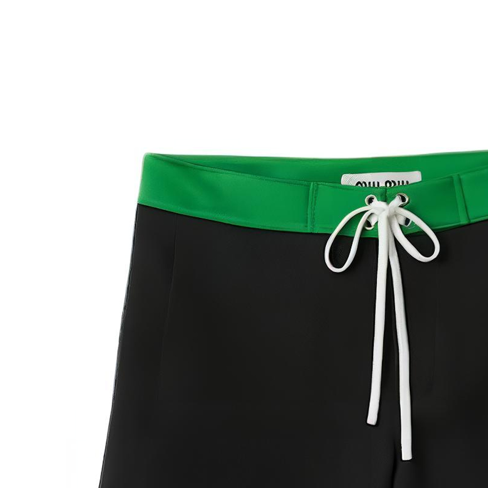 Sizing (W) MIU MIU SS24 Pantalones Cortos Negros Logo Cintura Elástica con Cordón Casual. MP1788-14N6-F0T81-S-OOO