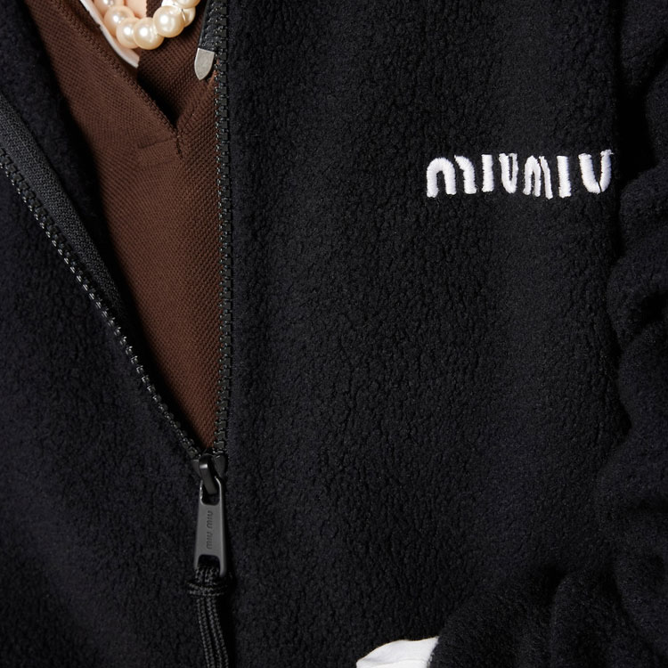 Purchase (W) MIU MIU SS24 Sudadera Negra con Logo de Lana con Cremallera y Cuello Alto. MJL043-15V3-F0002-S-OOO