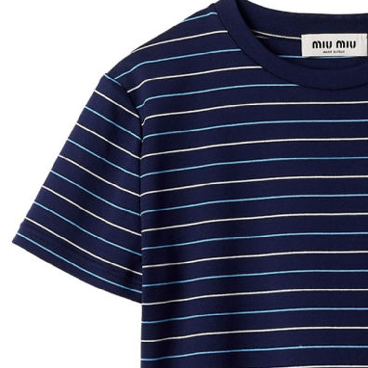 Sizing (W) MIU MIU SS24 Kaos Biru Motif Garis Logo Lengan Pendek Casual. MJN467-14EU-F0008-S-231