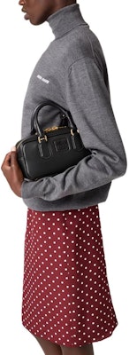 (W) MIU MIU SS24 高领Logo针织毛衣 石灰色. MMR423-13K2-F0480-S-232 Purchase (W) MIU MIU SS24 高领Logo针织毛衣 石灰色. MMR423-13K2-F0480-S-232