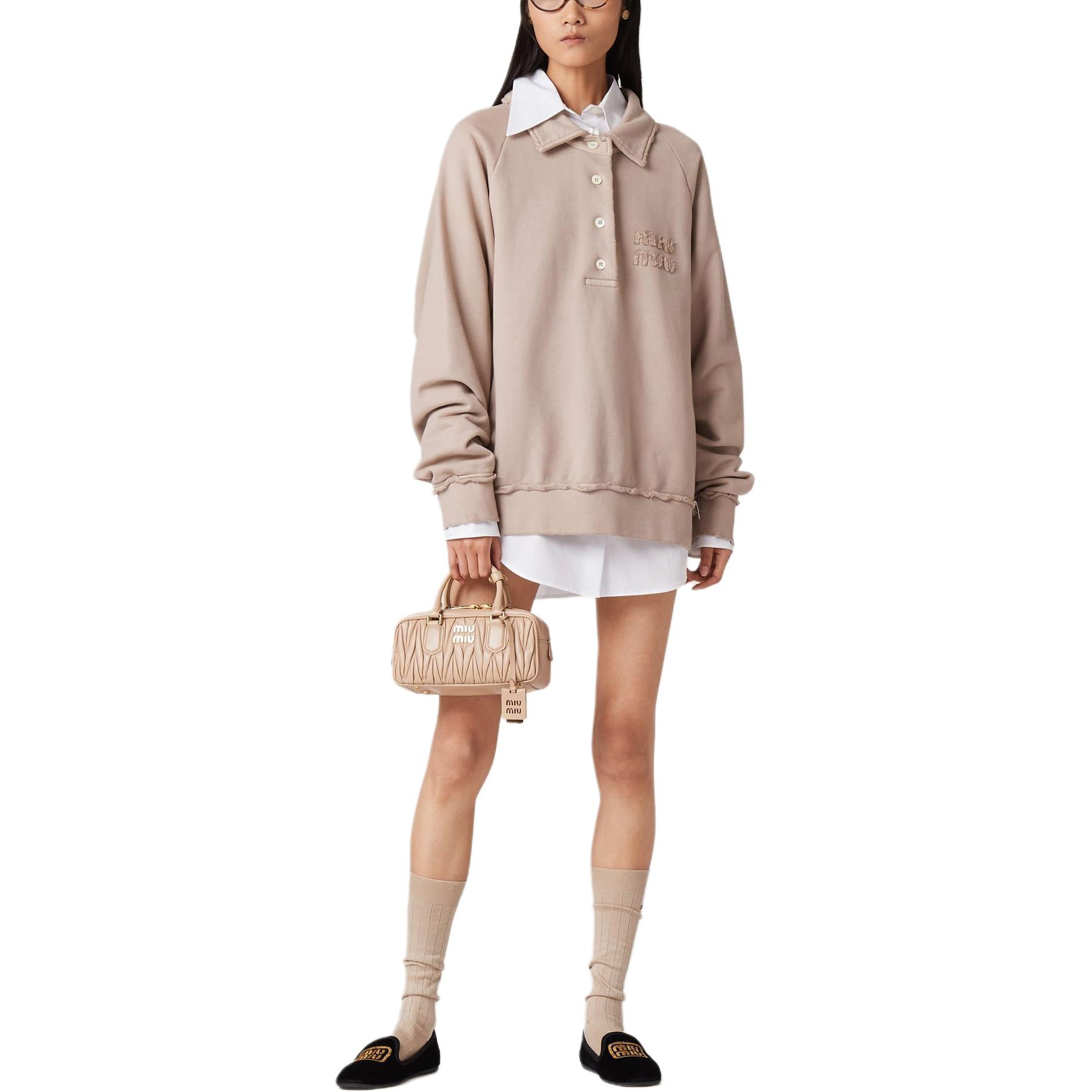 Lookbook (W) MIU MIU SS24 Sweatshirt Lengan Panjang dengan Bordir Logo. MJL914-137J-F0627-S-231