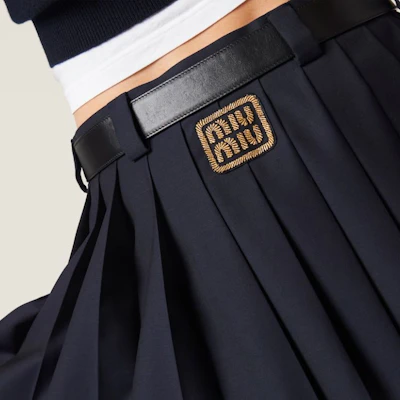 (W) MIU MIU SS24 Skirt Biru Mini Berlipat Wanita dengan Cetakan Monogram. MG2040-11AD-F0008-S-232 Details for (W) MIU MIU SS24 Skirt Biru Mini Berlipat Wanita dengan Cetakan Monogram. MG2040-11AD-F0008-S-232