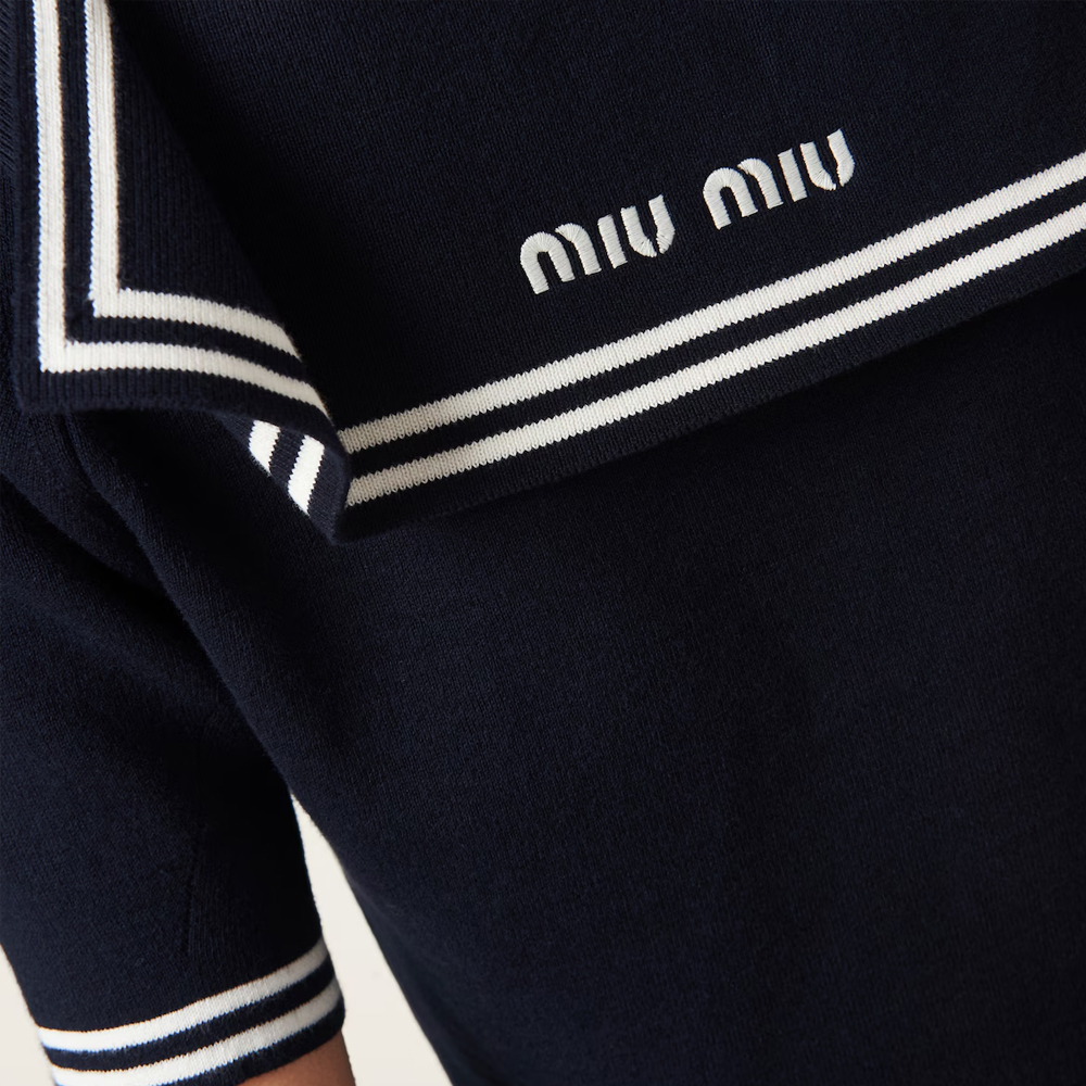 Details for (W) MIU MIU Baju Pendek Berjalur dengan Kolar Pelaut & Butang Navy MML897-14GX-F022X-S-OOO
