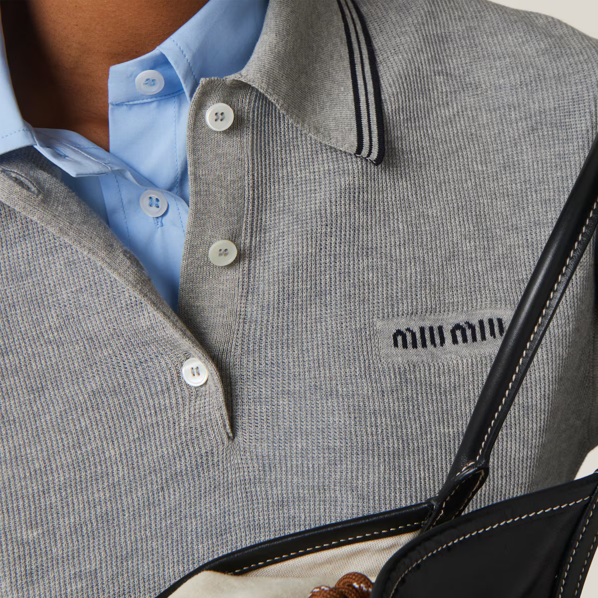 Details for (W) MIU MIU Kemeja Polo Lengan Pendek Logo Berjalur Kelabu. MML956-15BL-F03UI-S-OOO