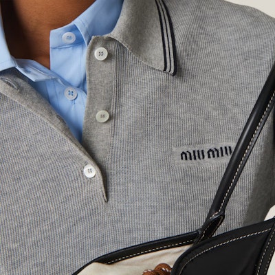 (W) MIU MIU Kemeja Polo Lengan Pendek Logo Berjalur Kelabu. MML956-15BL-F03UI-S-OOO Details for (W) MIU MIU Kemeja Polo Lengan Pendek Logo Berjalur Kelabu. MML956-15BL-F03UI-S-OOO