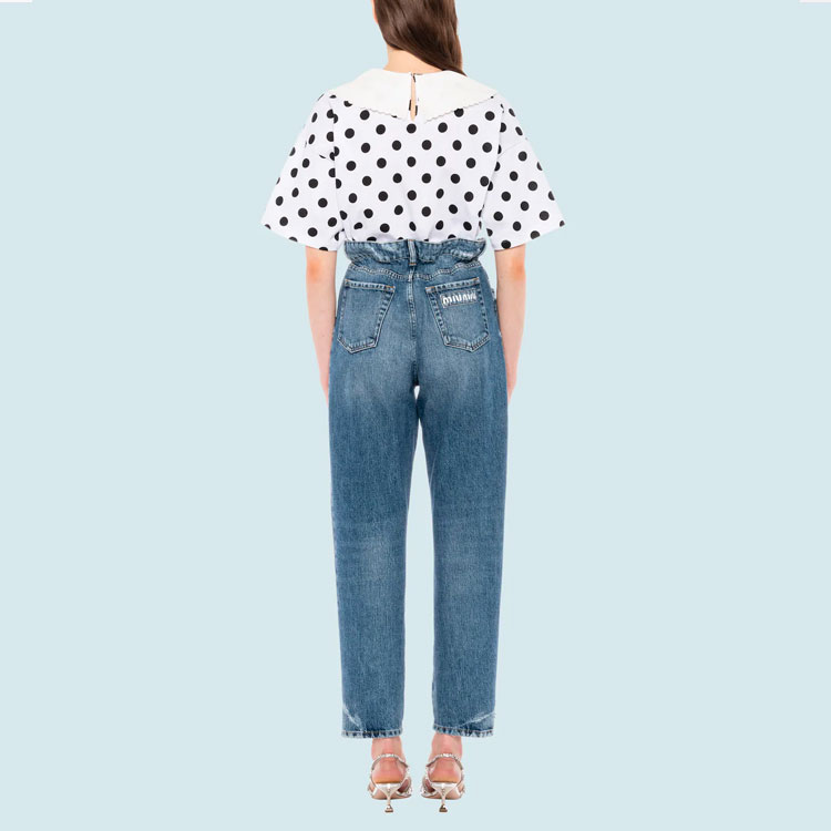 Shop (W) MIU MIU Camiseta Blanca de Punto con Diseño, Manga Corta y Ajuste Regular. MJN311-1ZF4-F0964