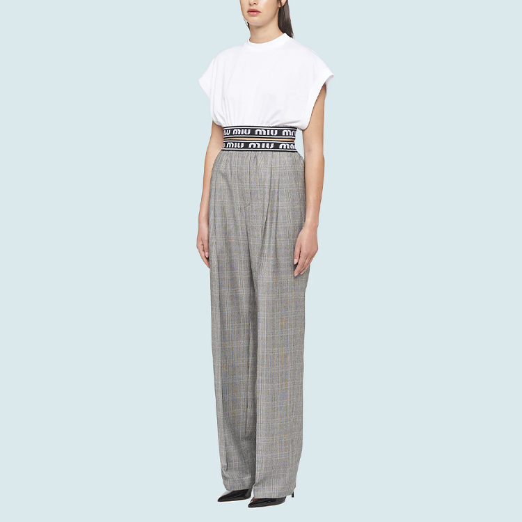 Lookbook (W) MIU MIU 白色无袖宽松字母印花短款上衣T恤。 MJT632-1YIA-F0009