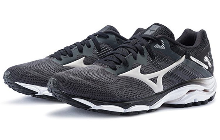 Lookbook (W) Mizuno Inspire 16 Hitam/Putih J1GD204446
