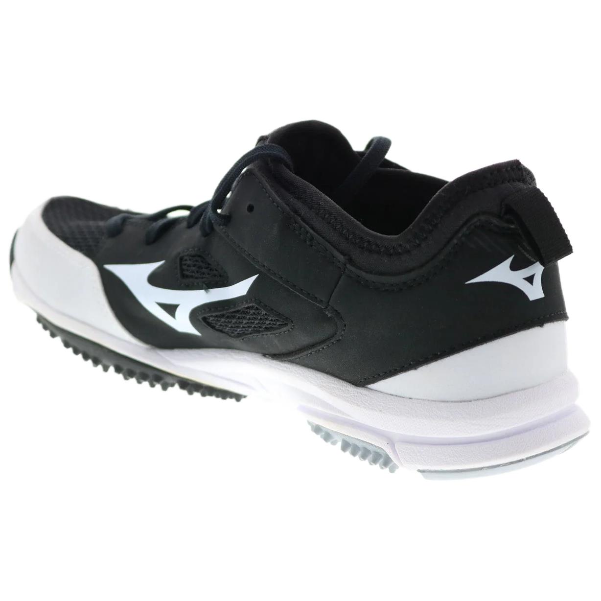 Lookbook (W) Mizuno Players Trainer 2 'Hitam Putih' 11GT175190