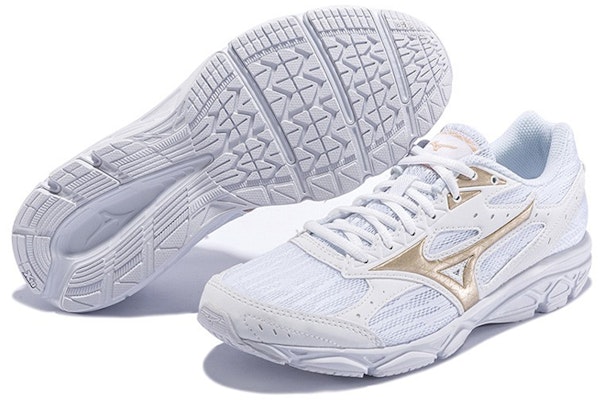 Mizuno Spark 低幫 跑步鞋 女款 白金 Lookbook Mizuno Spark 低幫 跑步鞋 女款 白金