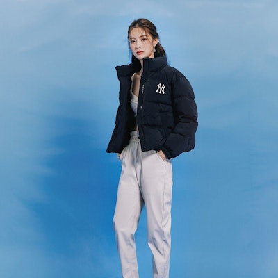 (W) MLB 뉴욕 양키스 로고 자수 패딩 재킷 겨울 블랙 숏집업 3FDJW0116-50BKS Purchase (W) MLB 뉴욕 양키스 로고 자수 패딩 재킷 겨울 블랙 숏집업 3FDJW0116-50BKS
