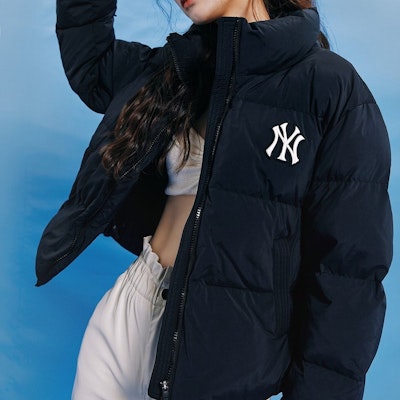 (W) MLB 뉴욕 양키스 로고 자수 패딩 재킷 겨울 블랙 숏집업 3FDJW0116-50BKS Sizing (W) MLB 뉴욕 양키스 로고 자수 패딩 재킷 겨울 블랙 숏집업 3FDJW0116-50BKS