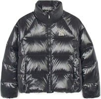 (Women) MLB SS24 New York Yankees Shiny Puffer Jacket for Women Black Raglan Sleeve. 3FDJB0636-50BKS (Women) MLB SS24 New York Yankees Shiny Puffer Jacket for Women Black Raglan Sleeve. 3FDJB0636-50BKS