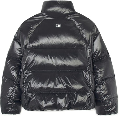 (W) MLB レディース NYヤンキース シャイニーパファージャケット ブラックラグランスリーブ 3FDJB0636-50BKS Lookbook (W) MLB レディース NYヤンキース シャイニーパファージャケット ブラックラグランスリーブ 3FDJB0636-50BKS