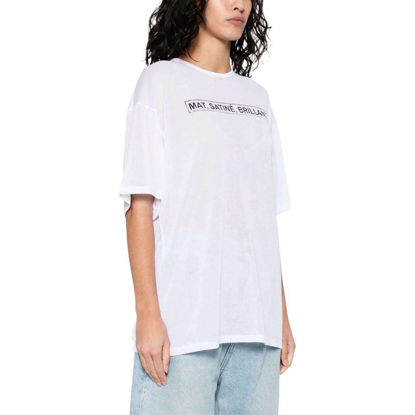 Shop (W) MM6 Maison Margiela Kaos Crewneck Putih dengan Print Huruf. S62GD0182M20006100