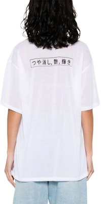 (W) MM6 Maison Margiela Kaos Crewneck Putih dengan Print Huruf. S62GD0182M20006100 Purchase (W) MM6 Maison Margiela Kaos Crewneck Putih dengan Print Huruf. S62GD0182M20006100