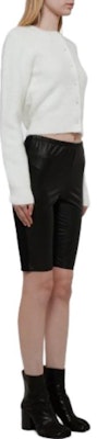 (W) MM6 Maison Margiela Celana Pendek Kulit High-Waist Hitam SS23 Style. S52MU0113STJ380-961 Shop (W) MM6 Maison Margiela Celana Pendek Kulit High-Waist Hitam SS23 Style. S52MU0113STJ380-961
