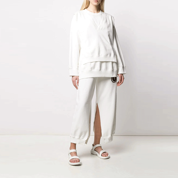 Lookbook (Women) MM6 Maison Margiela FW21  White Two-in-One Pullover Sweatshirt. S52GU0107S25337101