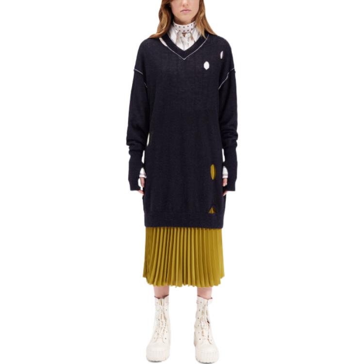 Lookbook (Women) MM6 Maison Margiela FW22  Distressed V-Neck Pullover Sweater Black S52HA0251S18057900