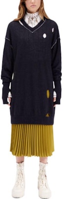 (Women) MM6 Maison Margiela FW22 Distressed V-Neck Pullover Sweater Black S52HA0251S18057900 Lookbook (Women) MM6 Maison Margiela FW22 Distressed V-Neck Pullover Sweater Black S52HA0251S18057900