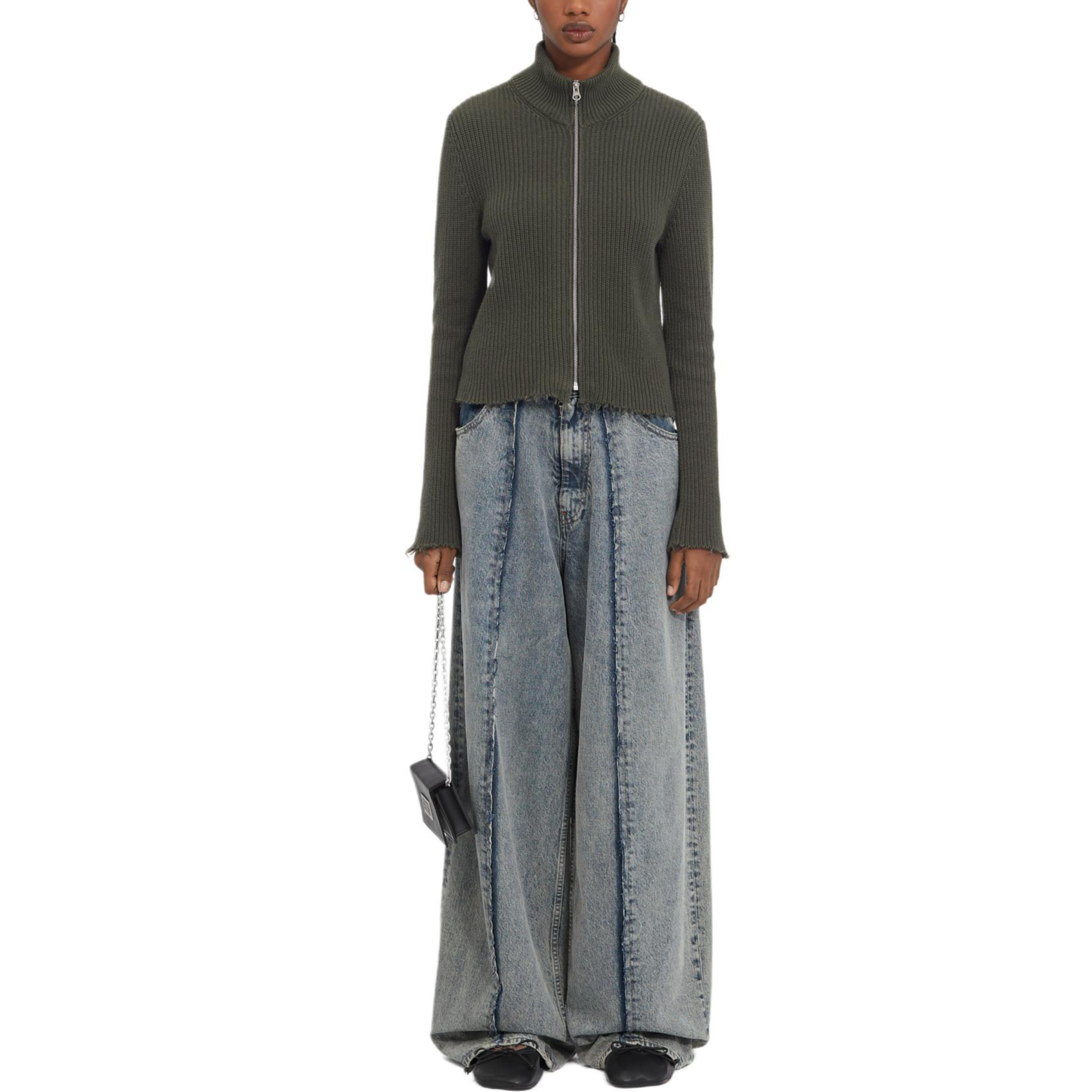 Lookbook (W) MM6 Maison Margiela 宽松版浅蓝色牛仔裤 FW24. S52LA0240S30844-962