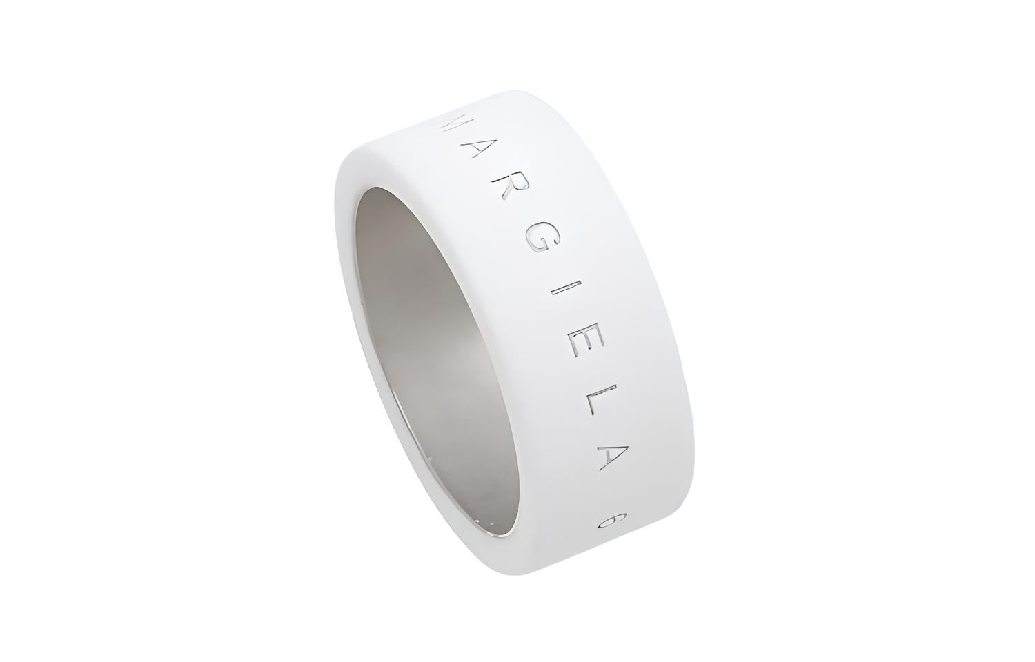 (Women) MM6 Maison Margiela Letter Logo Engraved Ring Brass  White Ring. SM6UQ0013SV0058100