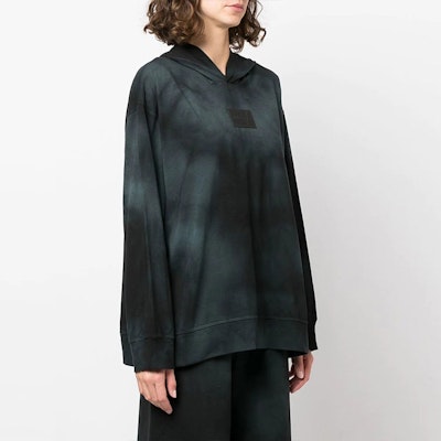 (W) MM6 메종 마르지엘라 타이다이 프린트 풀오버 스웻셔츠 여성 블랙 SS22 S62GU0067S20079967 Shop (W) MM6 메종 마르지엘라 타이다이 프린트 풀오버 스웻셔츠 여성 블랙 SS22 S62GU0067S20079967