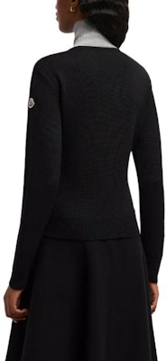 (W) 몽클레어 블랙 패딩 울 가디건 니트 스웨터 긴팔 크루넥 J20939B00025M1131999 Purchase (W) 몽클레어 블랙 패딩 울 가디건 니트 스웨터 긴팔 크루넥 J20939B00025M1131999