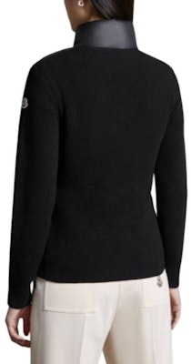 (W) 몽클레어 블랙 스탠드 칼라 지퍼 디자인 패딩 재킷. J10939B00008M1241999 Shop (W) 몽클레어 블랙 스탠드 칼라 지퍼 디자인 패딩 재킷. J10939B00008M1241999