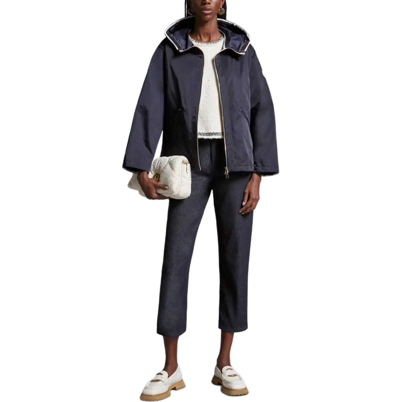 Lookbook (W) 몽클레어 블루 루즈핏 로고 후드 재킷. J10931A0006054A1K742