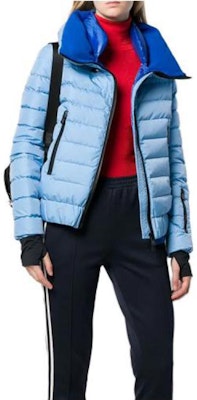 (W) Moncler Jaket Down Lengan Panjang Biru dengan Stand Collar 4535605-5399E-723 Lookbook (W) Moncler Jaket Down Lengan Panjang Biru dengan Stand Collar 4535605-5399E-723